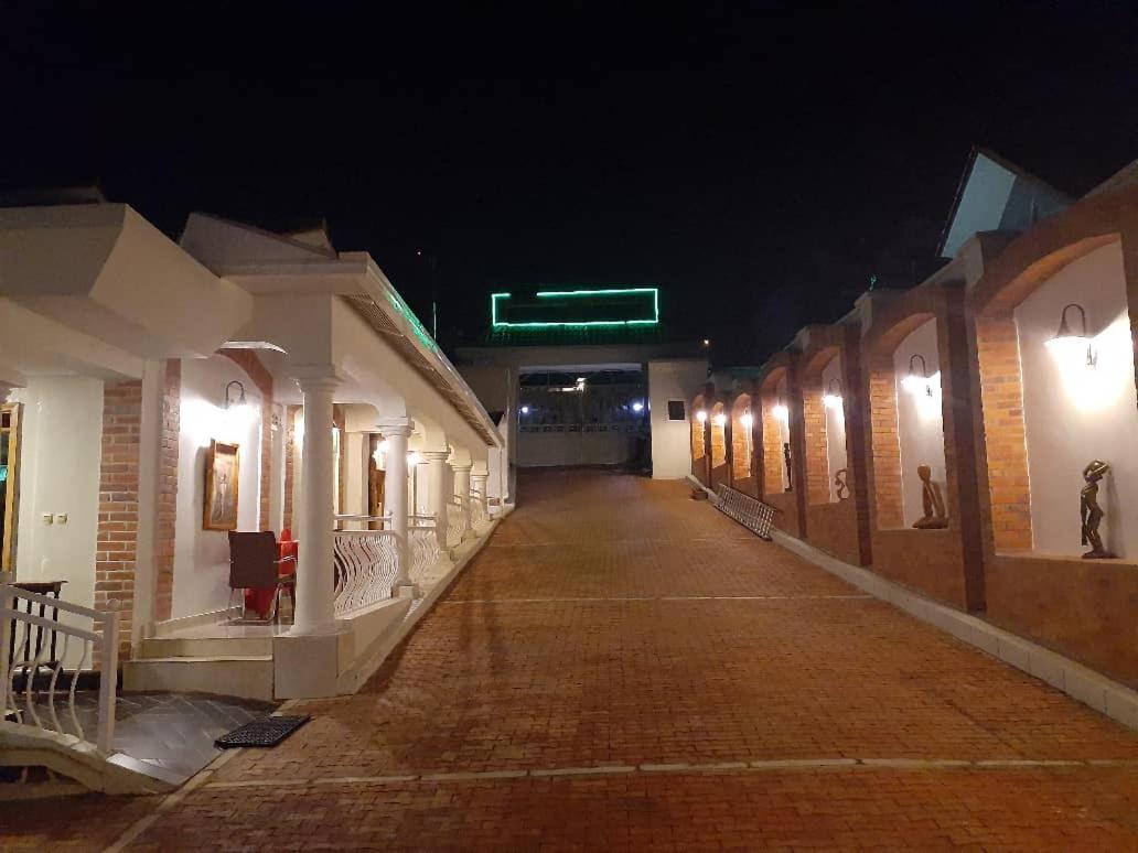 Cari Hotel Kigali Luaran gambar