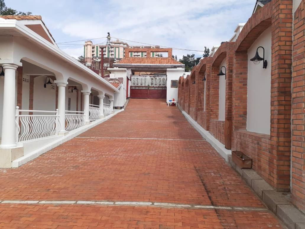 Cari Hotel Kigali Luaran gambar