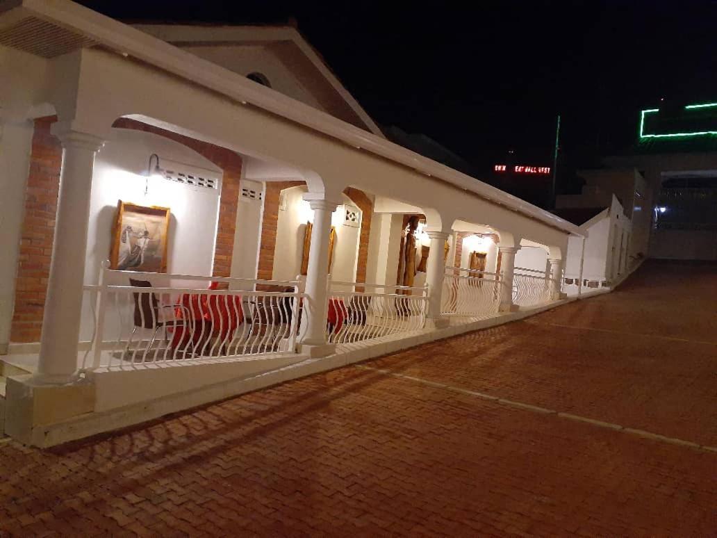 Cari Hotel Kigali Luaran gambar
